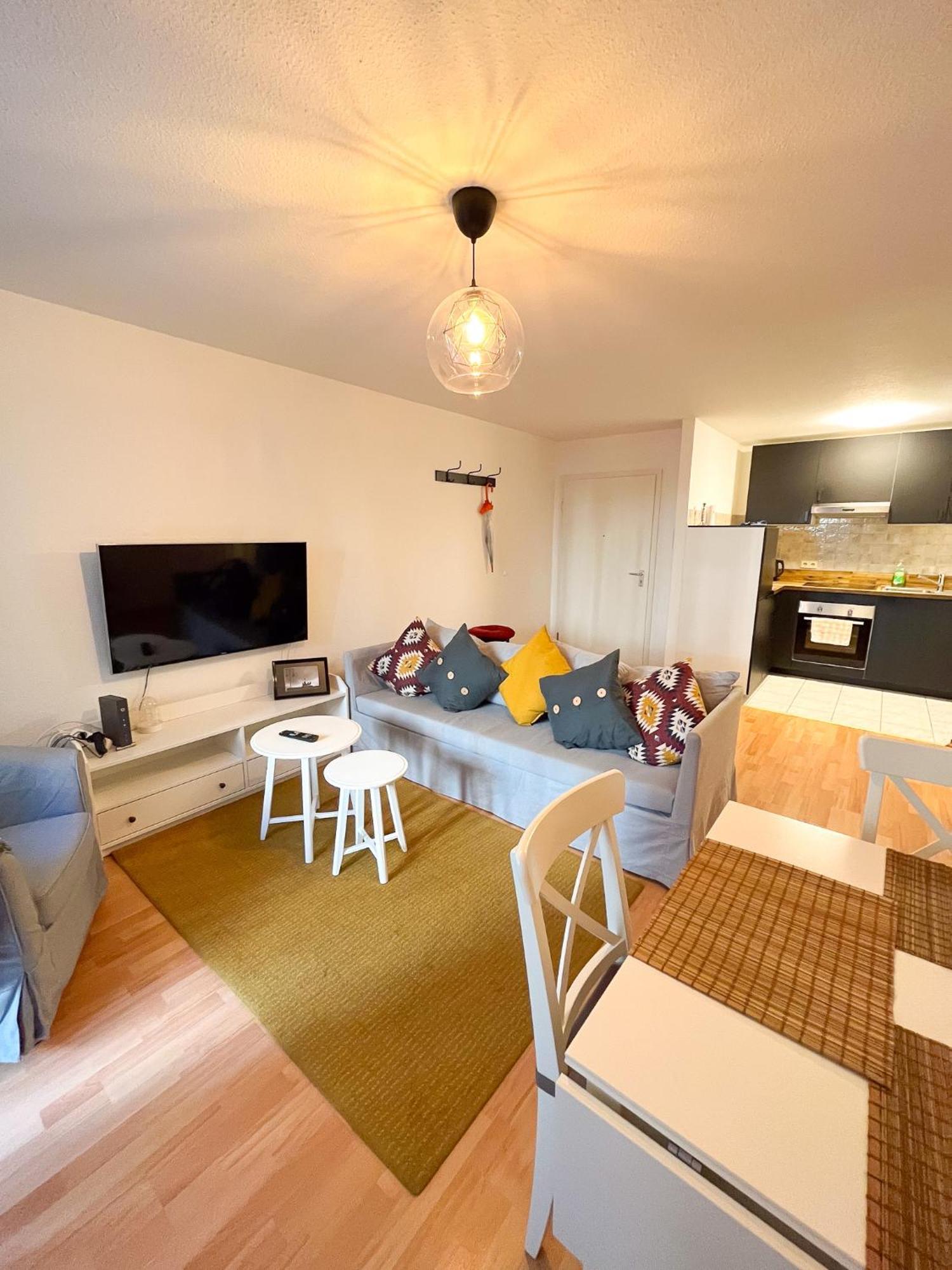 2 Zimmer City Apartment Mit Terrasse Und Tiefgaragenstellplatz In Zentrum Von Leipzig Luaran gambar